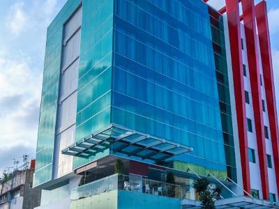 Redstar Hotel