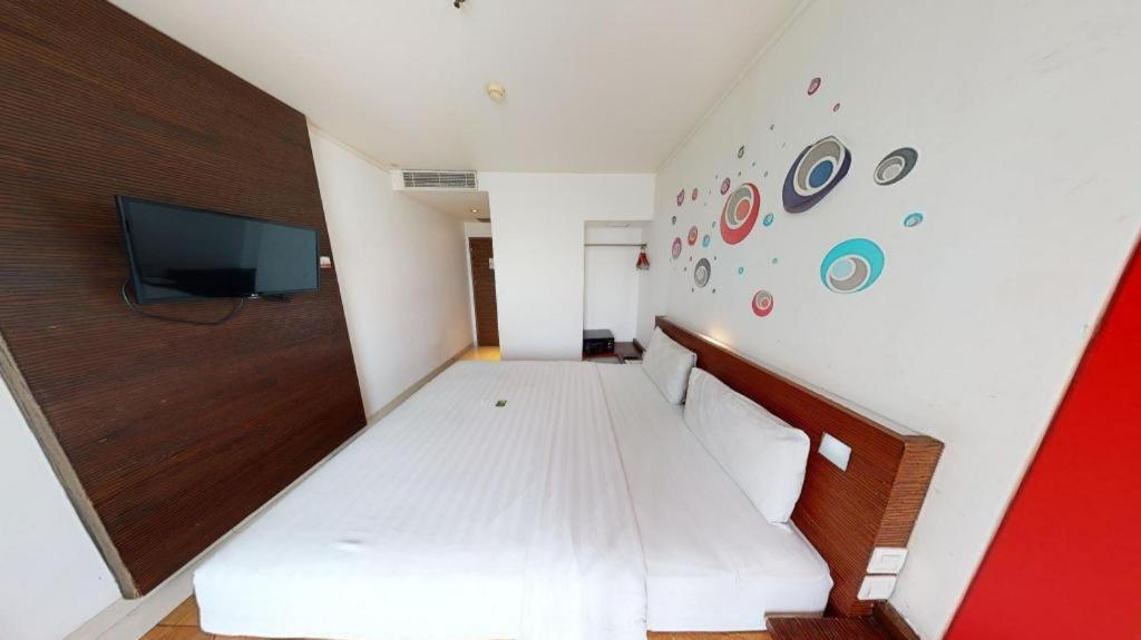 Redstar Hotel