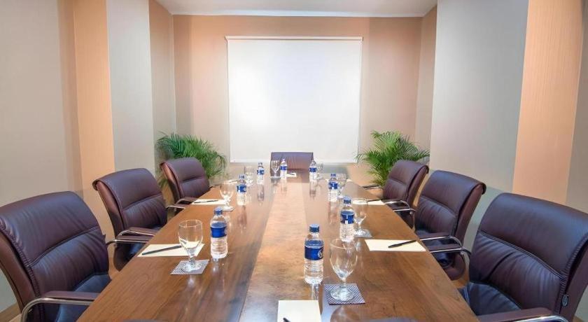 Redstar Hotel 3*