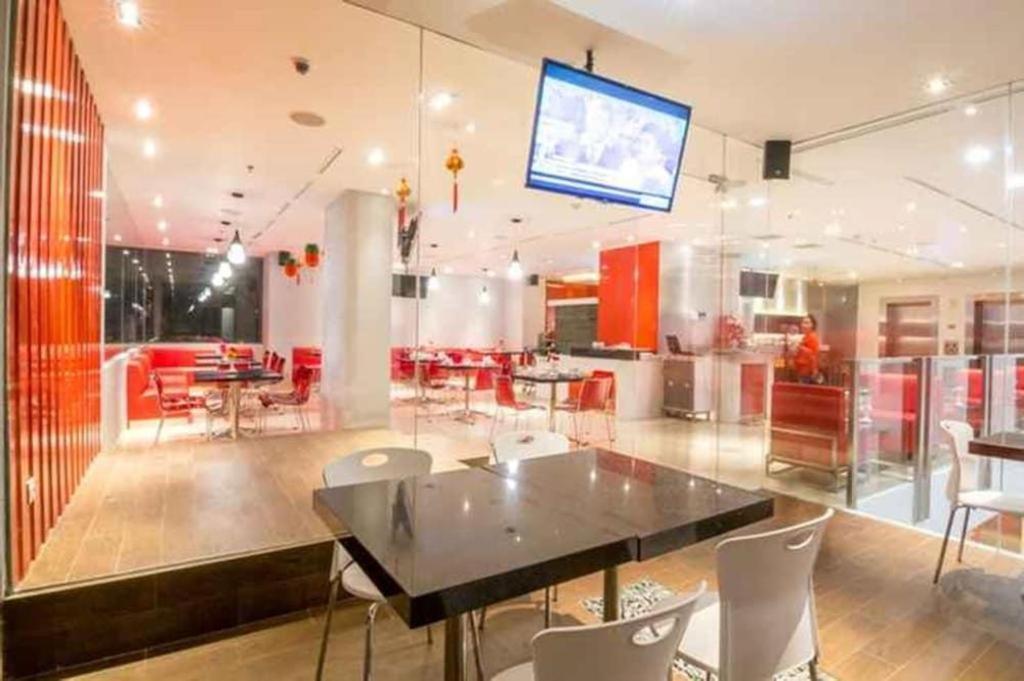 Redstar 3* Jakarta