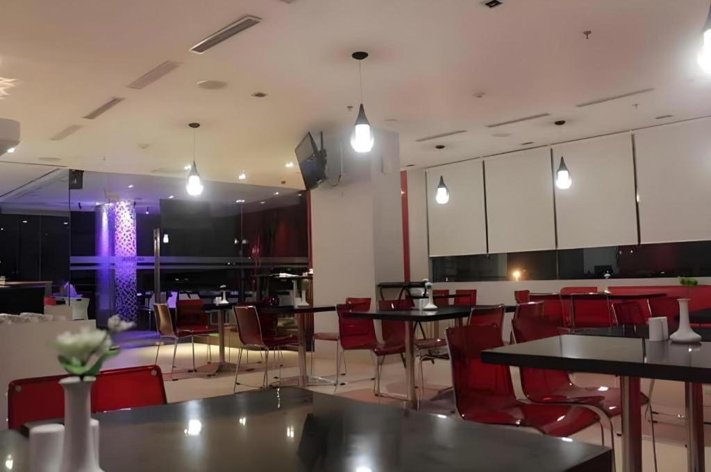 Hotel Redstar Jakarta