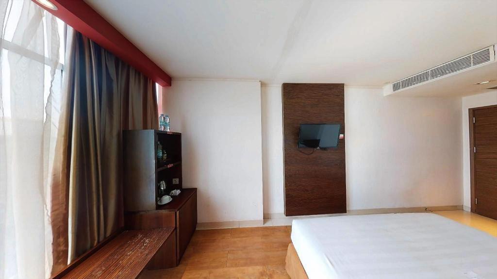 Hotel Redstar 3*