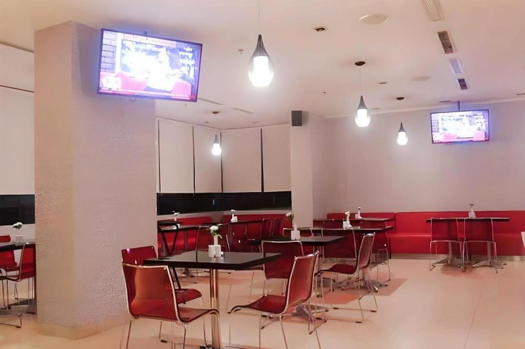 Hotel Redstar Jakarta