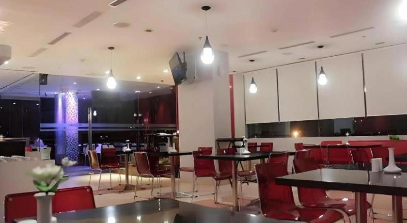 Redstar Hotel 3*