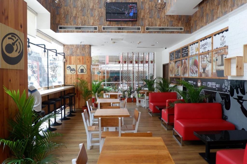Redstar Hotel